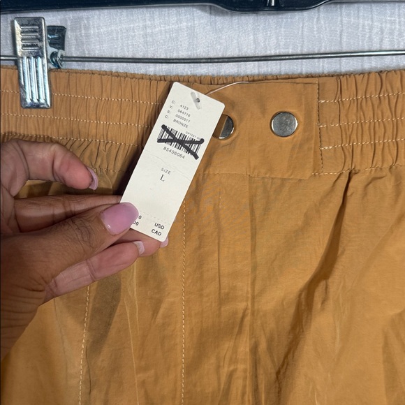 Anthropologie Pilcro Parachute Cargo Pant Nylon Bungee Hem Tan large NWT - Picture 8 of 13